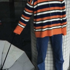 条纹毛衣